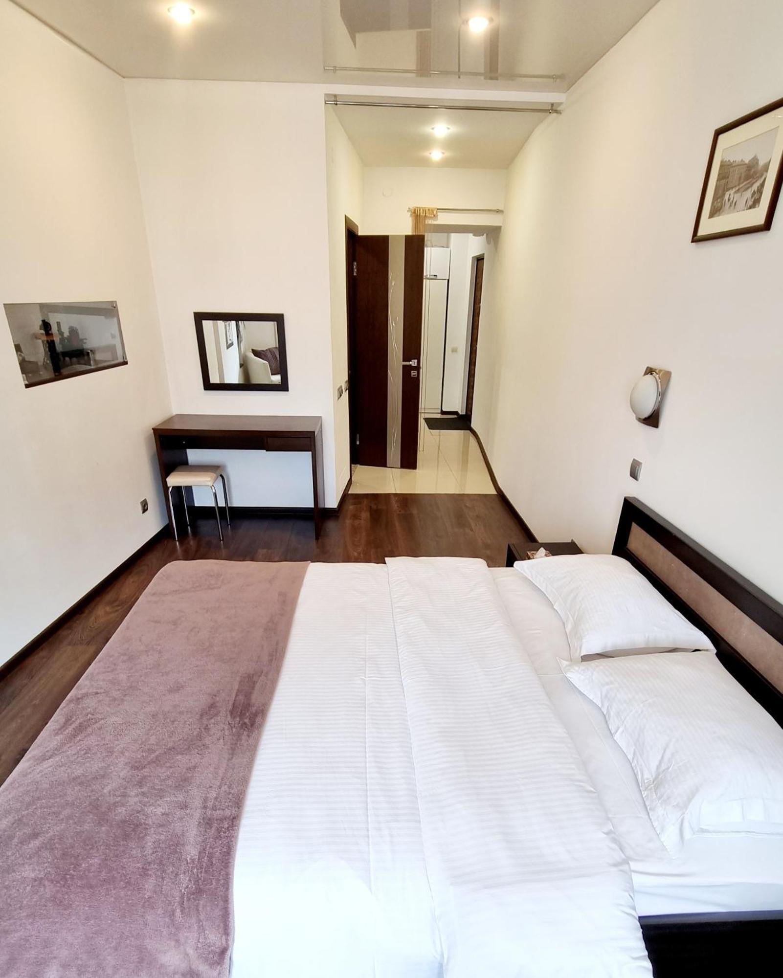 Apartment Mitskevycha Square 5 Lviv Bagian luar foto