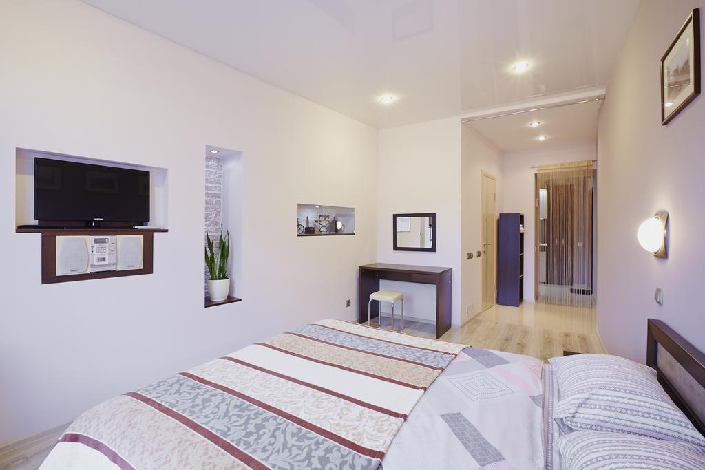 Apartment Mitskevycha Square 5 Lviv Bagian luar foto